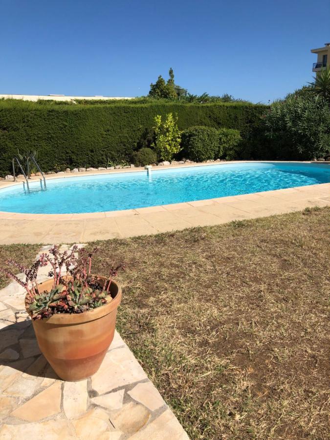 Villa C3 Arthur Rimbaub chambre d’hôte piscine proche mer plage 600m Cagnes-sur-Mer Exterior foto